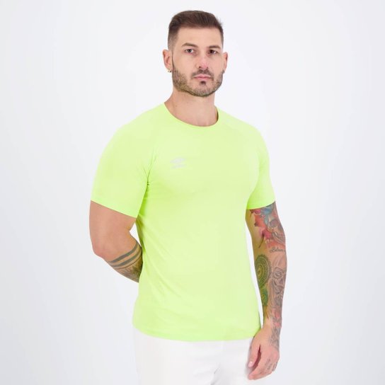 Camisa Umbro Essential II Verde