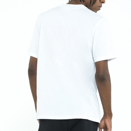 Camiseta Masculina Umbro Essential Logo