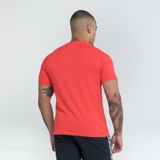 Camiseta Umbro Essence Esportiva - Masculino