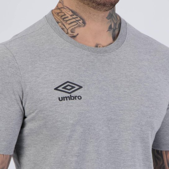 Camiseta Umbro Essential