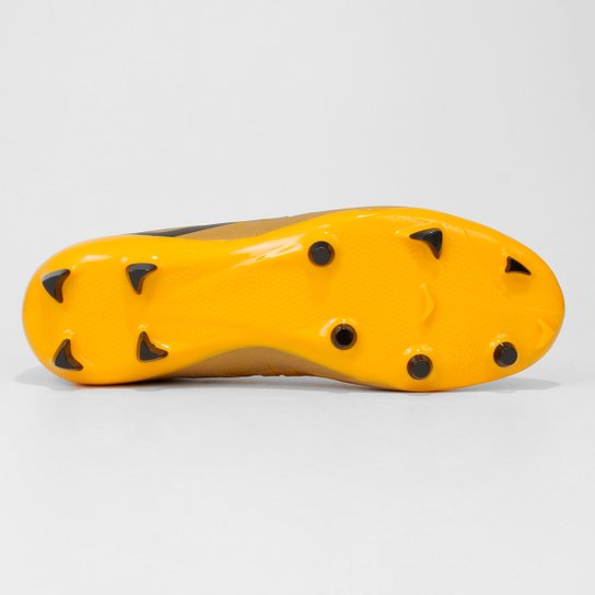 Chuteira Campo Umbro Velocita 6 Club