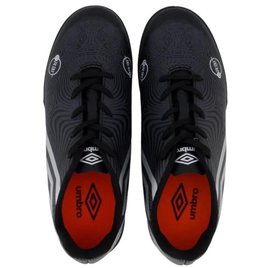 Chuteira Society Umbro Orbit 36 Infantil - Preto e Cinza