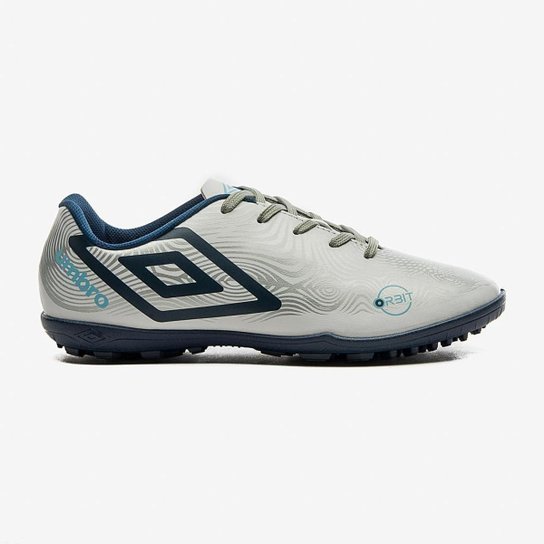 Chuteira Society Umbro Orbit Unissex Branco Prata Marinho Grama Sintética Futebol Jogadas Leve