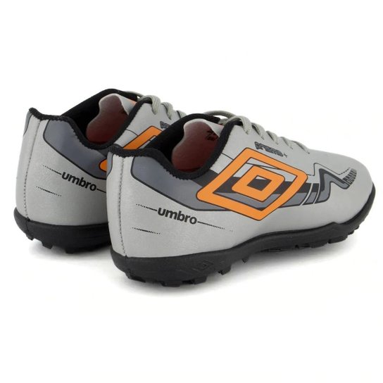 Chuteira Society Umbro Prisma+ 36 Infantil - Preto e Laranja