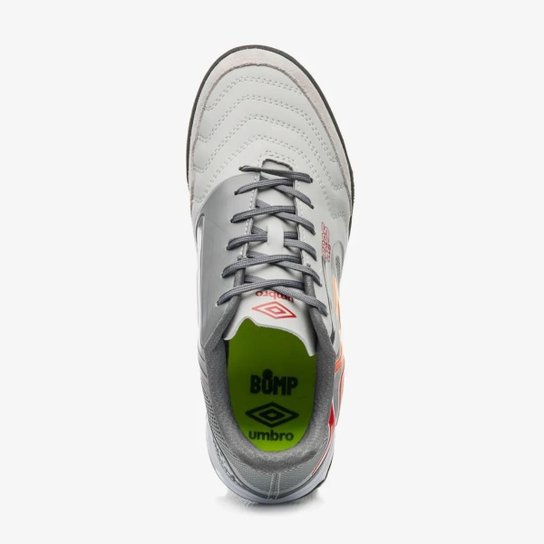 CHUTEIRA UMBRO SOCIETY PRO 5 BUMP CLUB CINZA E GRAFITE 38