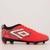 Chuteira Umbro Tocco II Club Campo Coral e Preta - Laranja