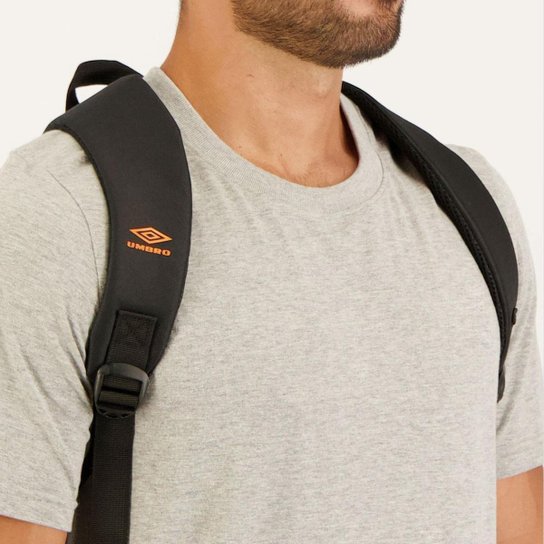 Mochila Umbro Chess Waves Preta e Branca